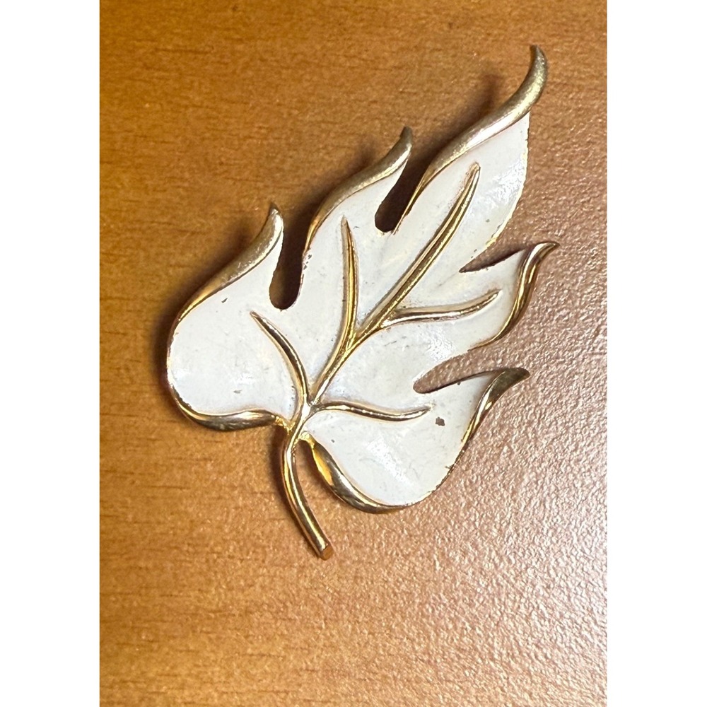 Vintage Mid Century White Enamel Gold Tone Leaf Brooch Pin 1970s